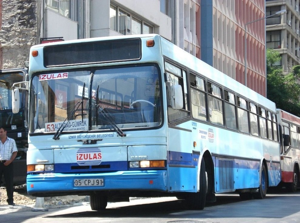 35 CPJ 91 Volvo B10M.jpg