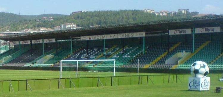 İzmit_İsmetpaşa_Stadyumu1.jpg