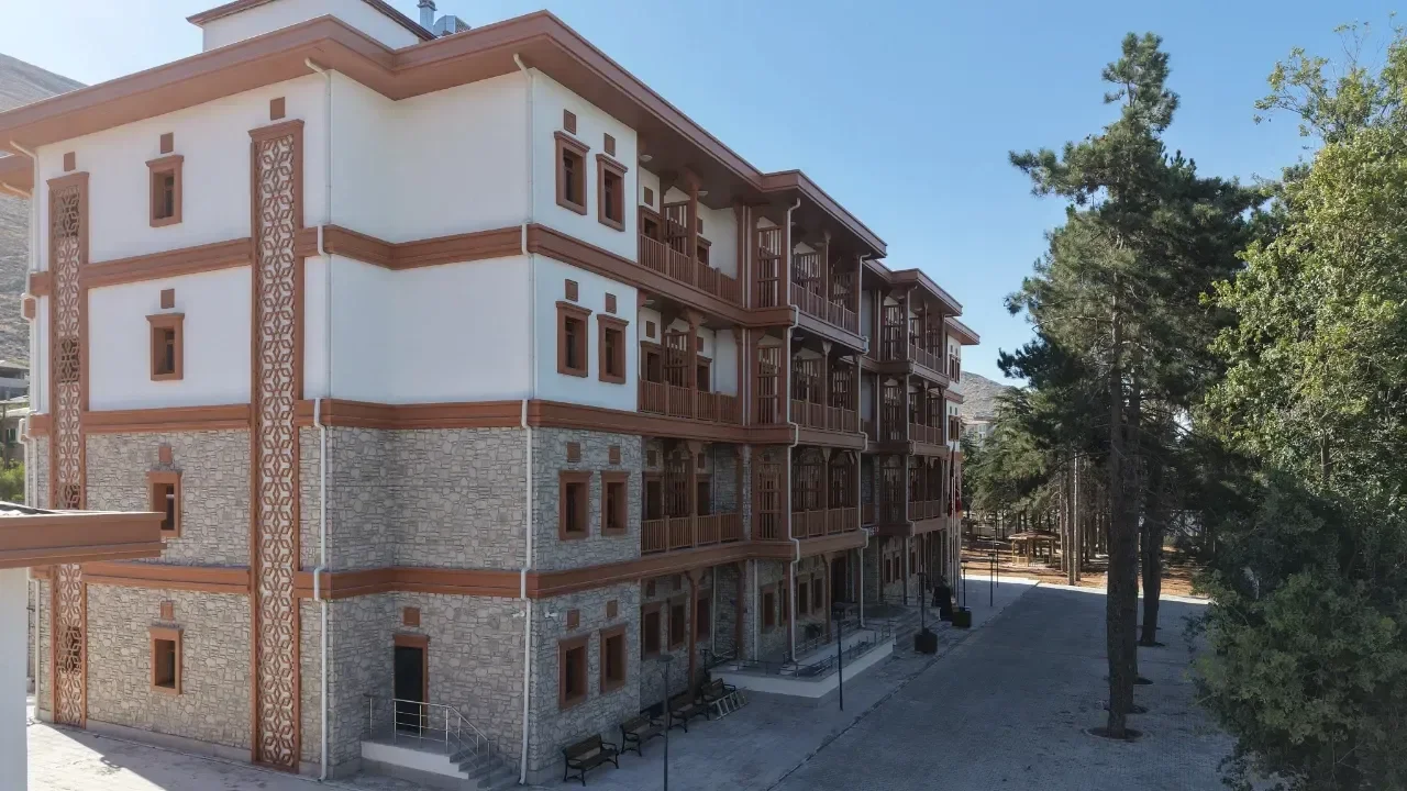 250913ogretmeneviaciliyor-3.webp
