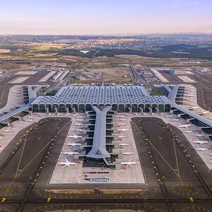 IGA-Istanbul-Havalimani-Global-Traveler-Okuyucularindan-5-Odulle-Taclandi.jpg