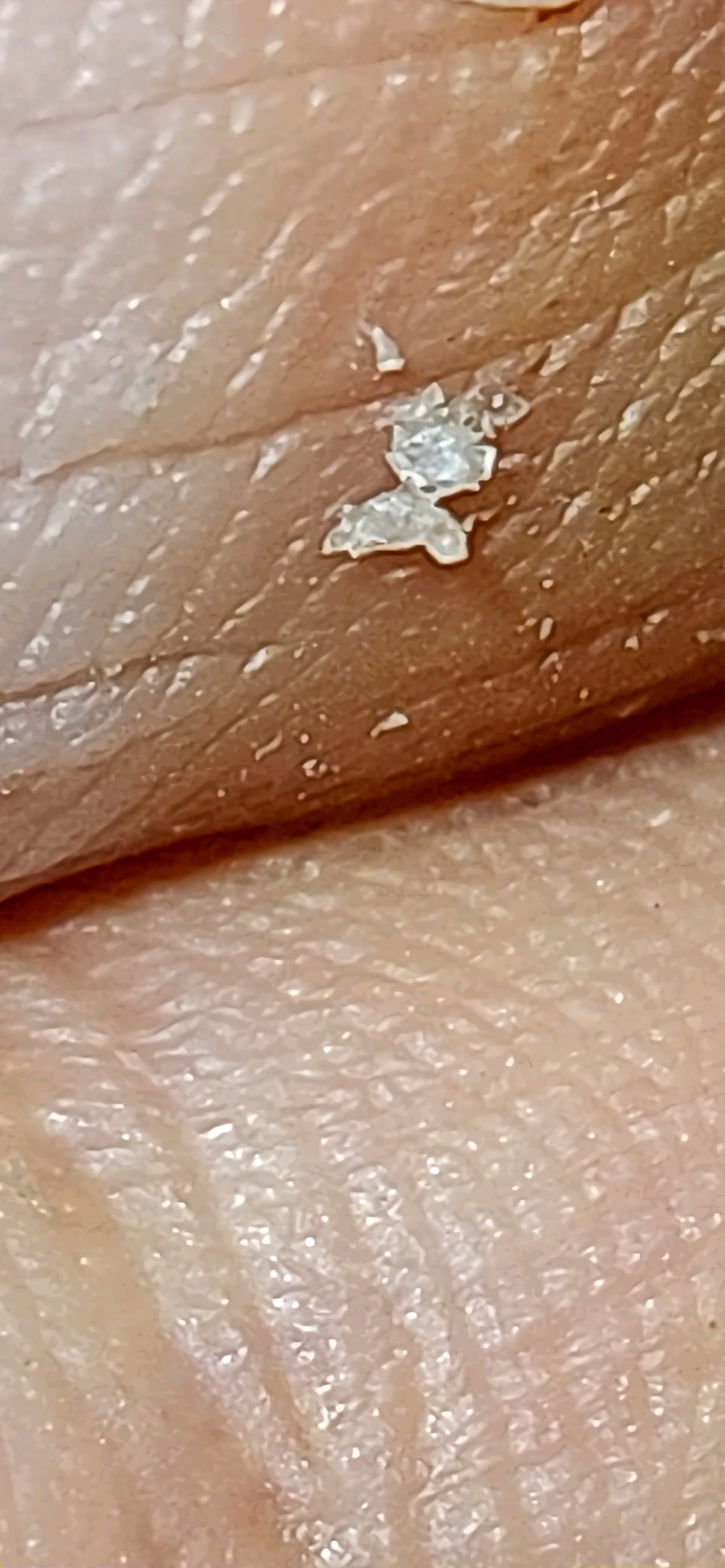 1000022403