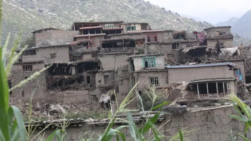 Bölgedeki evler kerpiçten yapılmış olup birbirine yakındır
