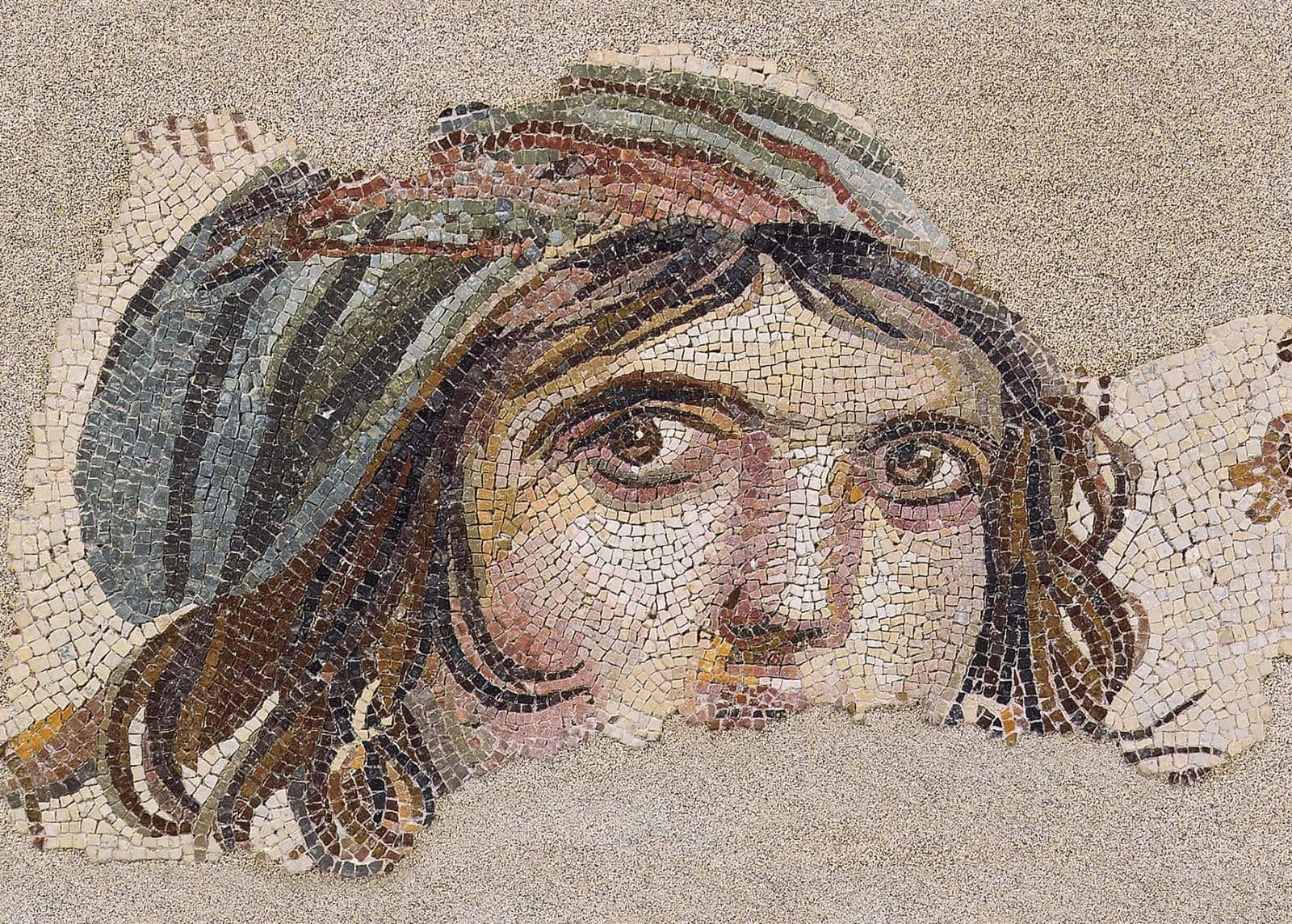 20170301114532159_zeugma_cingene_kizi_poster