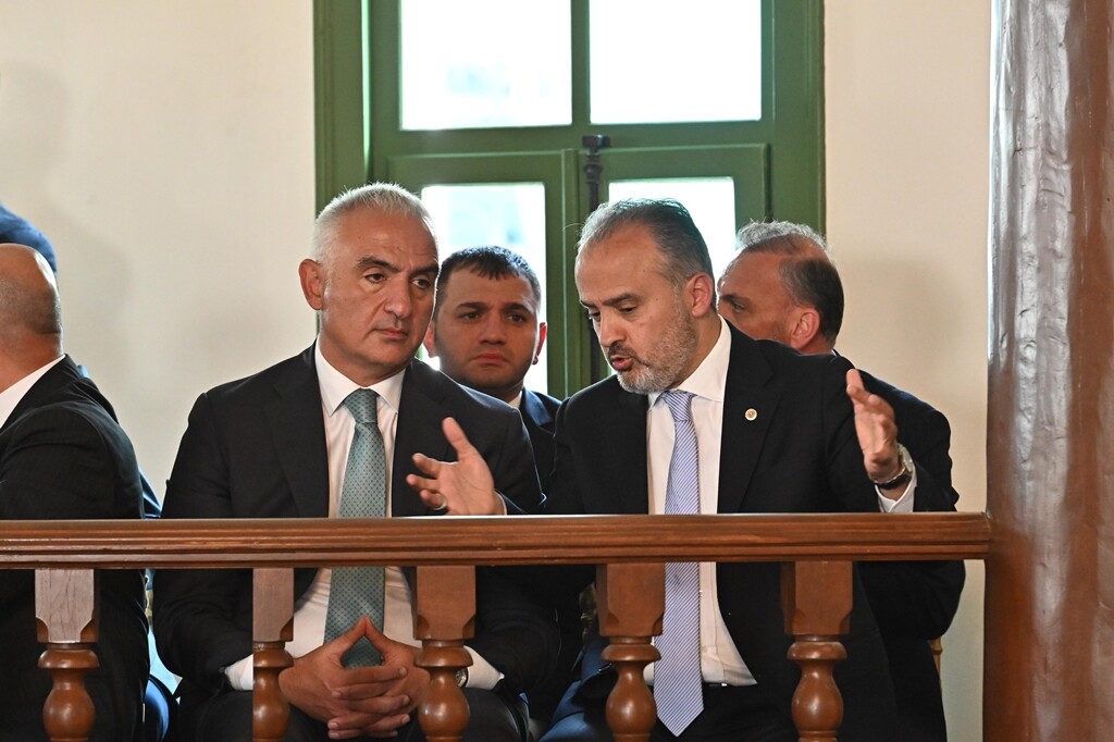 33498_MTY1MjU1Ym_3
