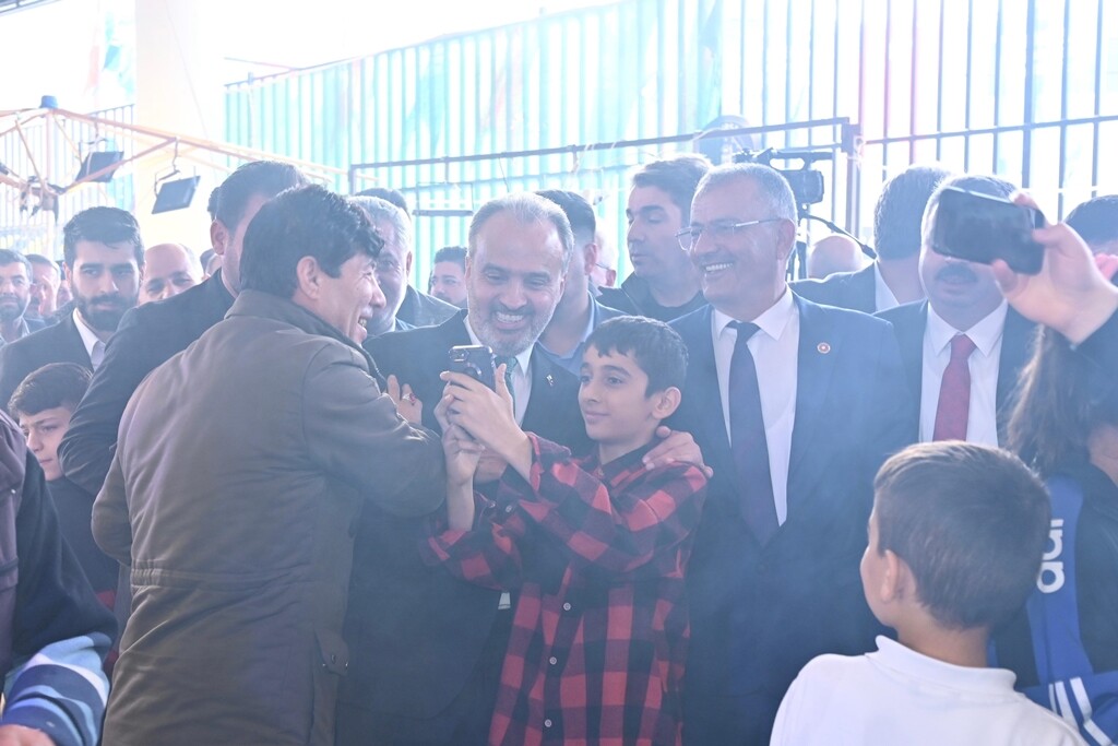 33943_MTY1Yzc4ND_9