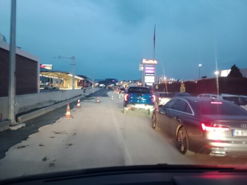 5.-YAZI-ICIN-GECIT-ISTASYONU-ACIMLDI-AMA-MUTEAHHIT-YOLU-ACMADI-BURSARAY-480x360