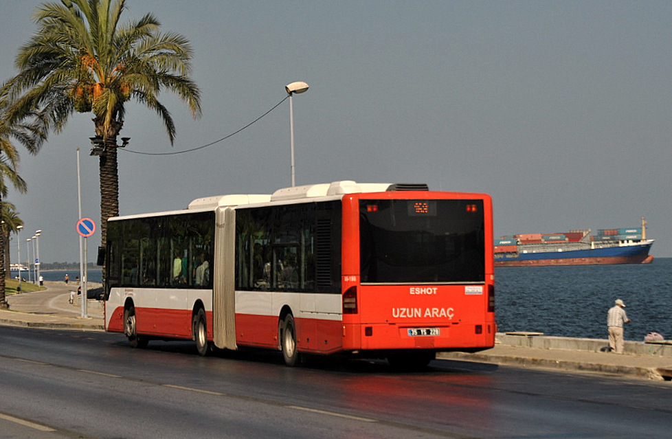 975251