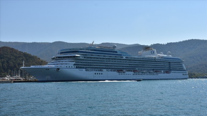 dev-kruvaziyer-marmaris-limani-nda-1199017