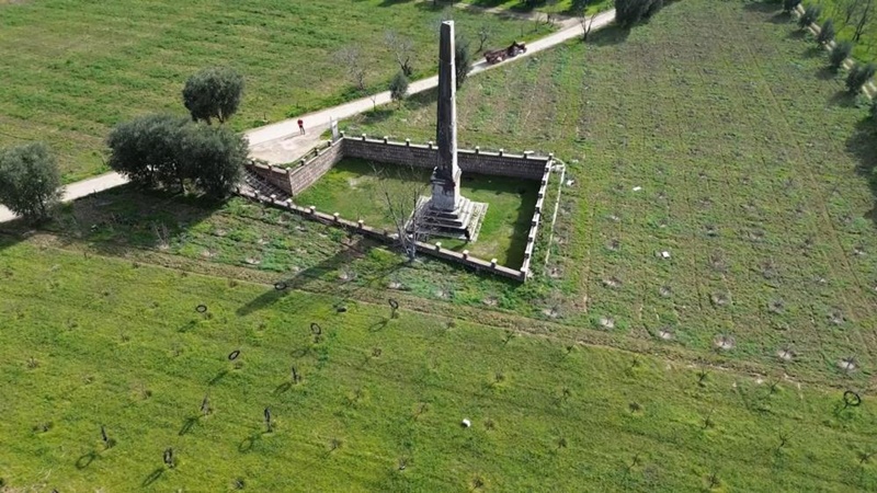 dikilitas_obelisk_2