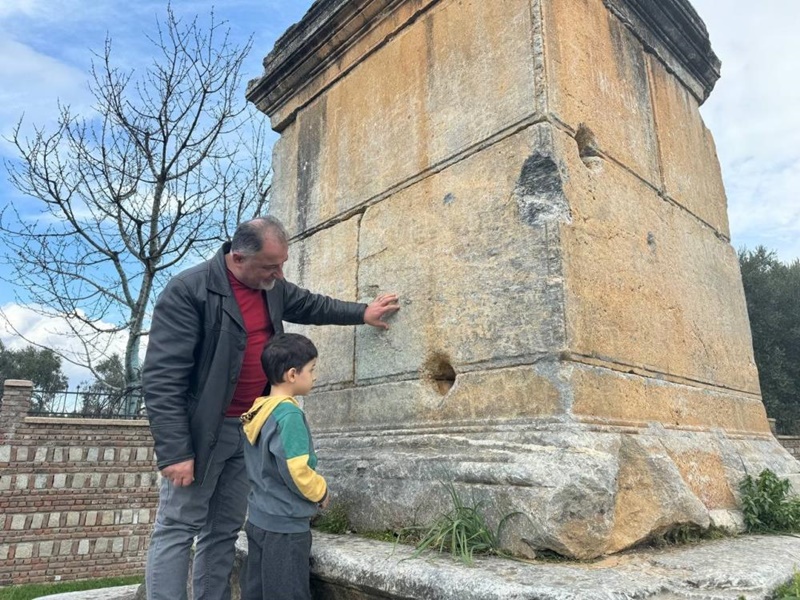 dikilitas_obelisk_3