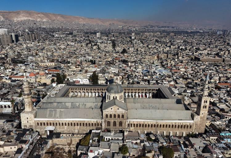 esed_sonrasinda_bir_ilk_yuzlerce_kisi_cuma_namazi_icin_emevi_camiine_akin_etti_1734080912_722...jpeg