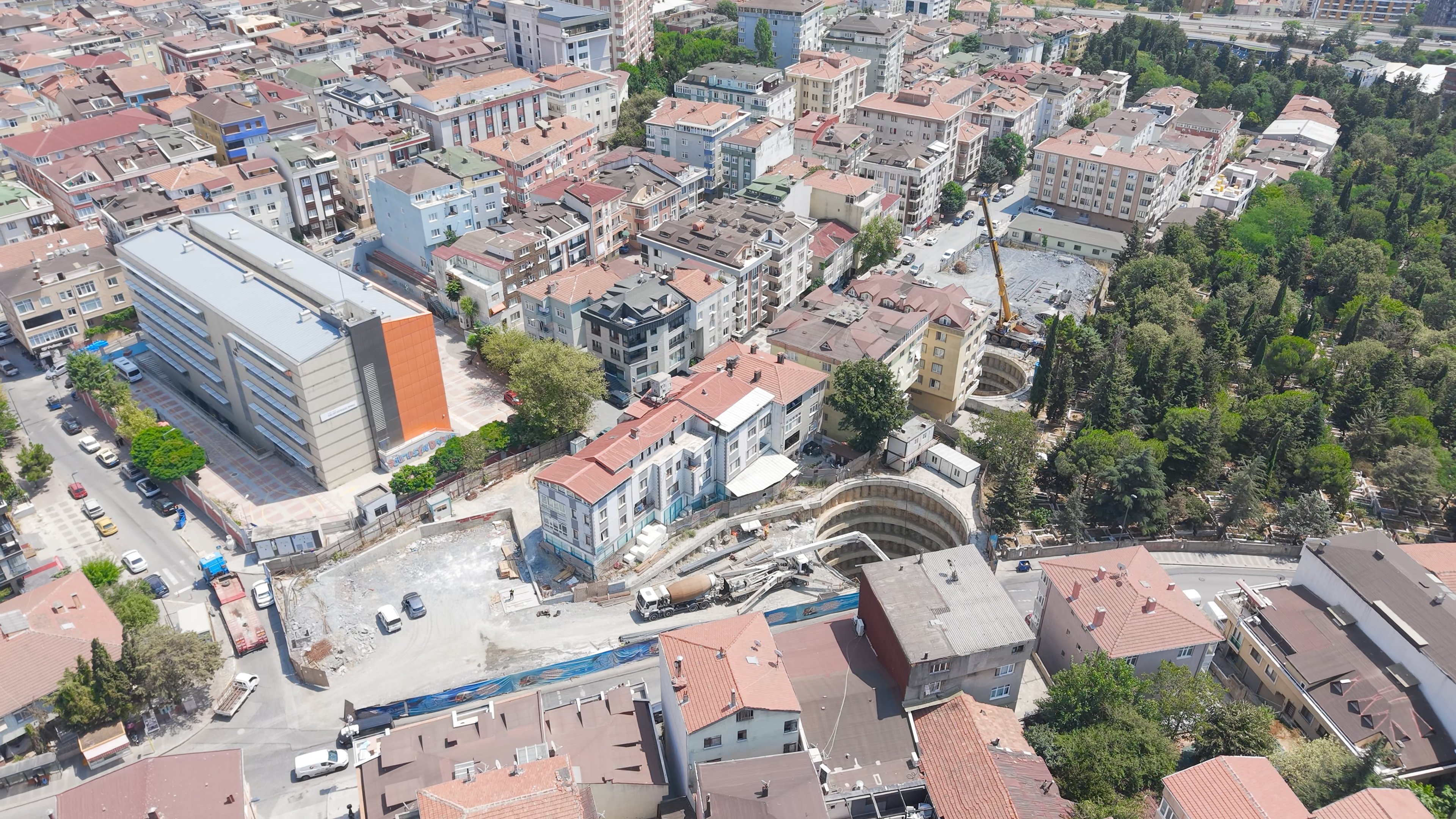 Ferah-Mahallesi-İstasyonu.00_02_01_19.Still010 (1).jpg