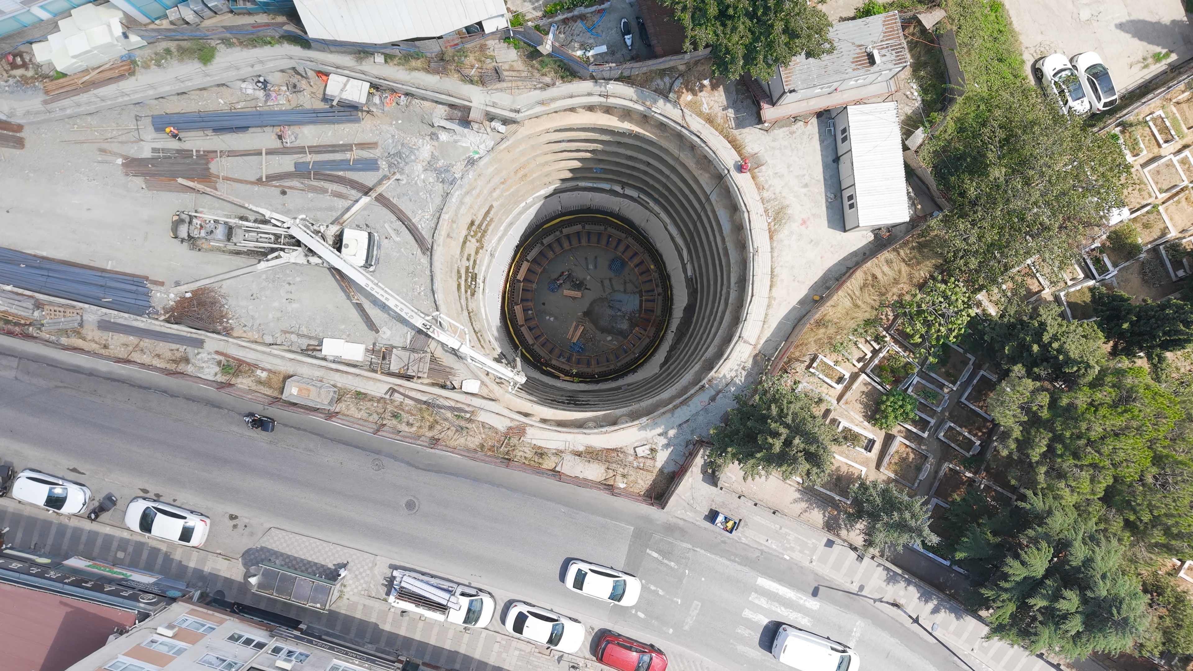 Ferah-Mahallesi-İstasyonu.00_05_11_17.Still033 (1).jpg