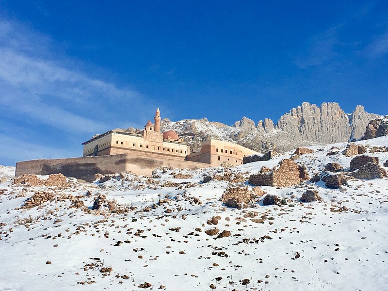 isak-pasha (1)