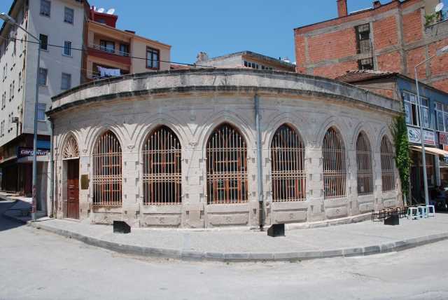 karesi_bey_turbesi