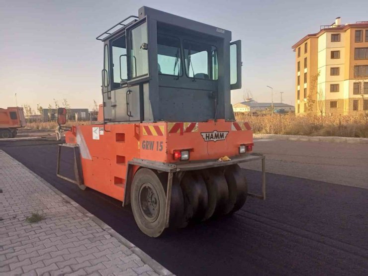 karsta-yeni-otogar-icin-sicak-asfalt-yol-calismalari-basladikars-iha