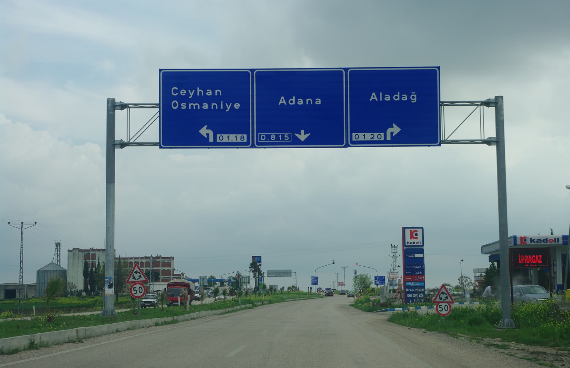 Road_sign,_D816_Road
