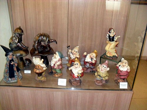 Snow_White_and_the_Seven_Dwarfs_in_İzmir_Toy_Museum
