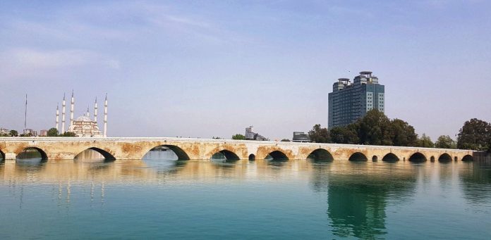 tas-kopru-adana