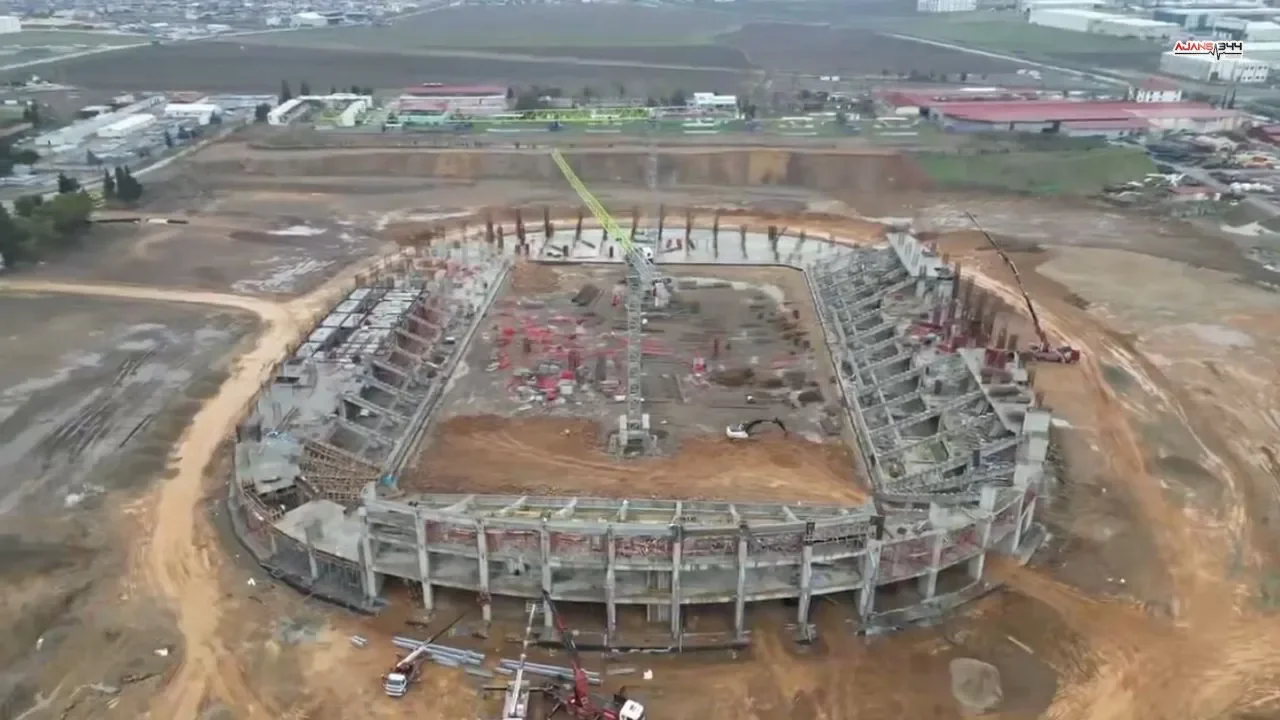 17-bin-500-kisilik-stadyumda-calismalar-suruyor-1.webp