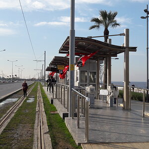 Güzelyalı_tram_station.jpg