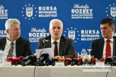 1.-YAZI-ICIN-BUYUKSEHIR-BELEDIYE-BASKANI-MUSTAFA-BOZBEY-ONEMLI-ACIKLAMALAR-YAPTI-480x320