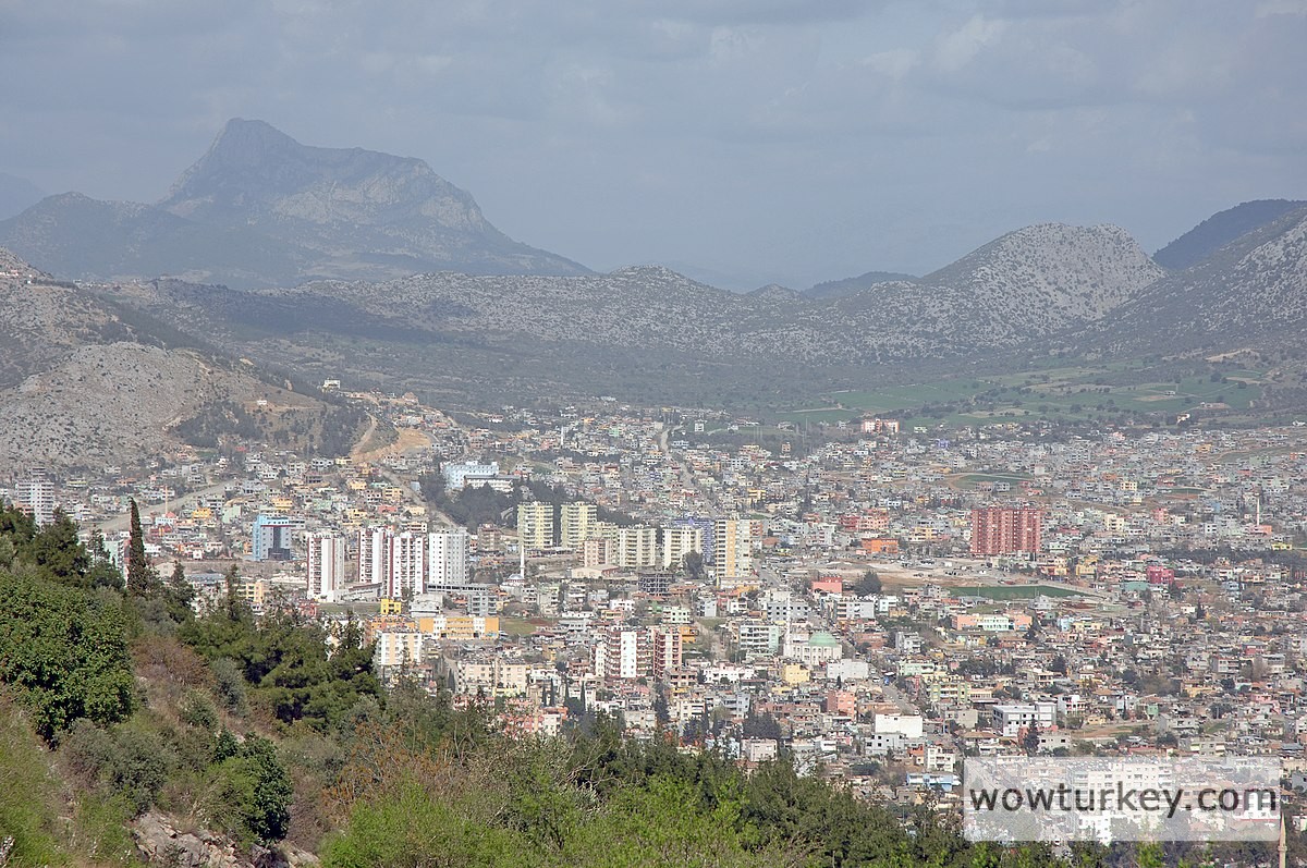 1200px-Kozan_view_from_castle_hill_3136