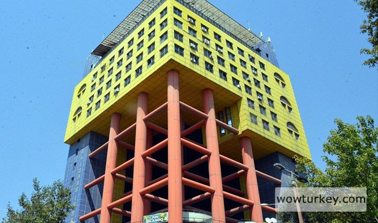 144845520-dunyanin-en-sacma-binasi