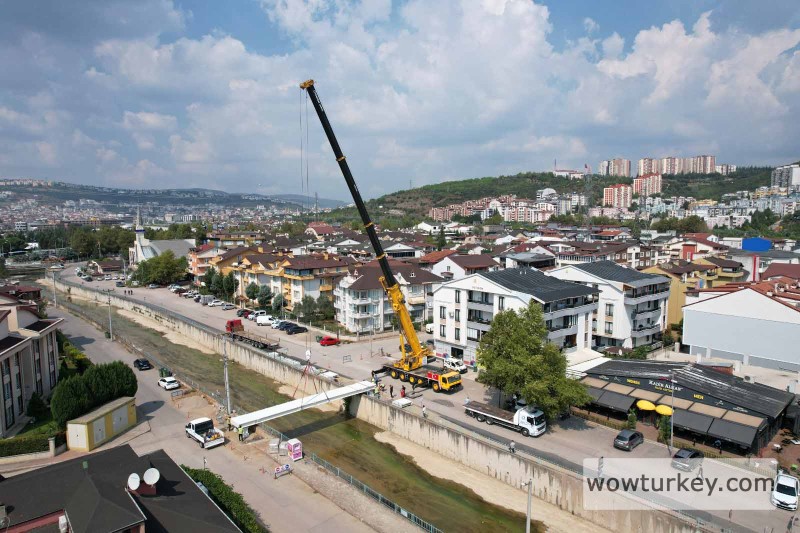 1725521616-1d97e93fef80635cf428