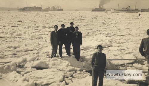 24 Şubat 1954'te görünen buz kütleleri 3