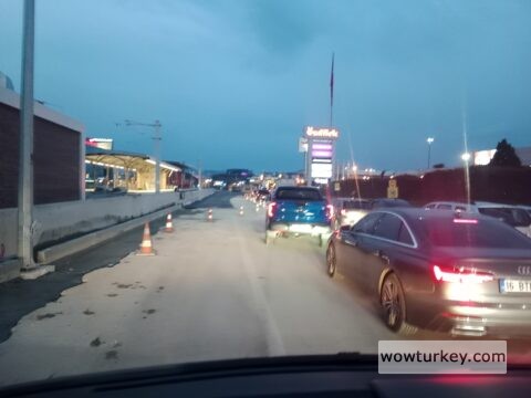 5.-YAZI-ICIN-GECIT-ISTASYONU-ACIMLDI-AMA-MUTEAHHIT-YOLU-ACMADI-BURSARAY-480x360