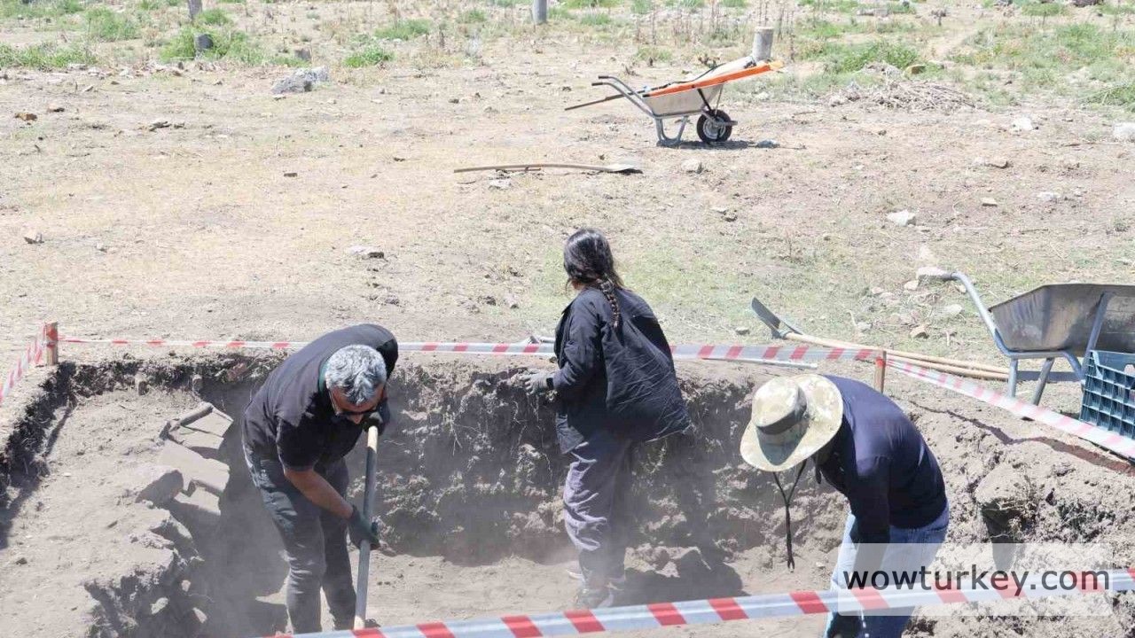 anavarza-antik-kentinde-anadolu-ve-turkiyedeki-en-erken-tarihli-caminin-kalintilarina-ulasildi