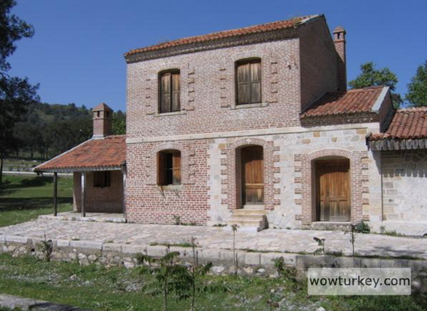 Atilla_Misirlioglunun_doğduğu_yer_Aziziye_istasyonu