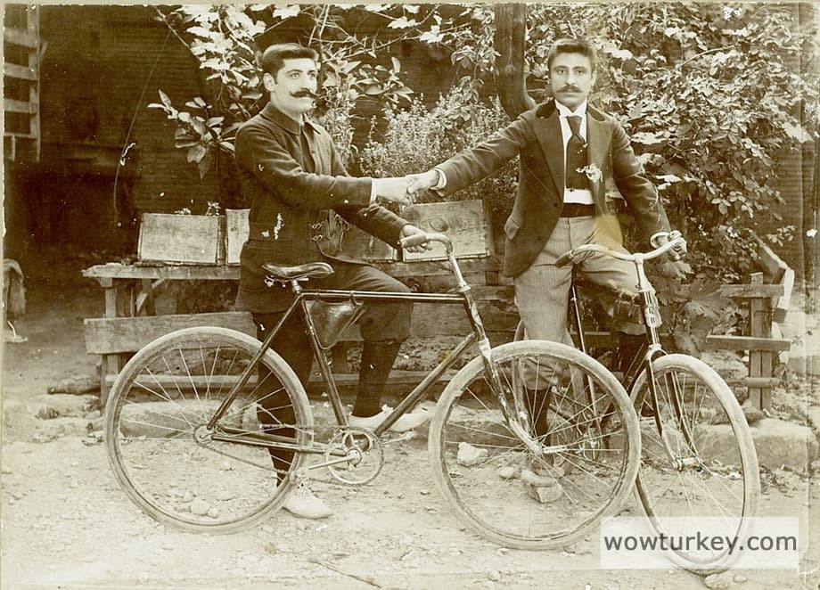 Bedros-and-cousin-Levon-Yeghiayan_bicicles_adana_web
