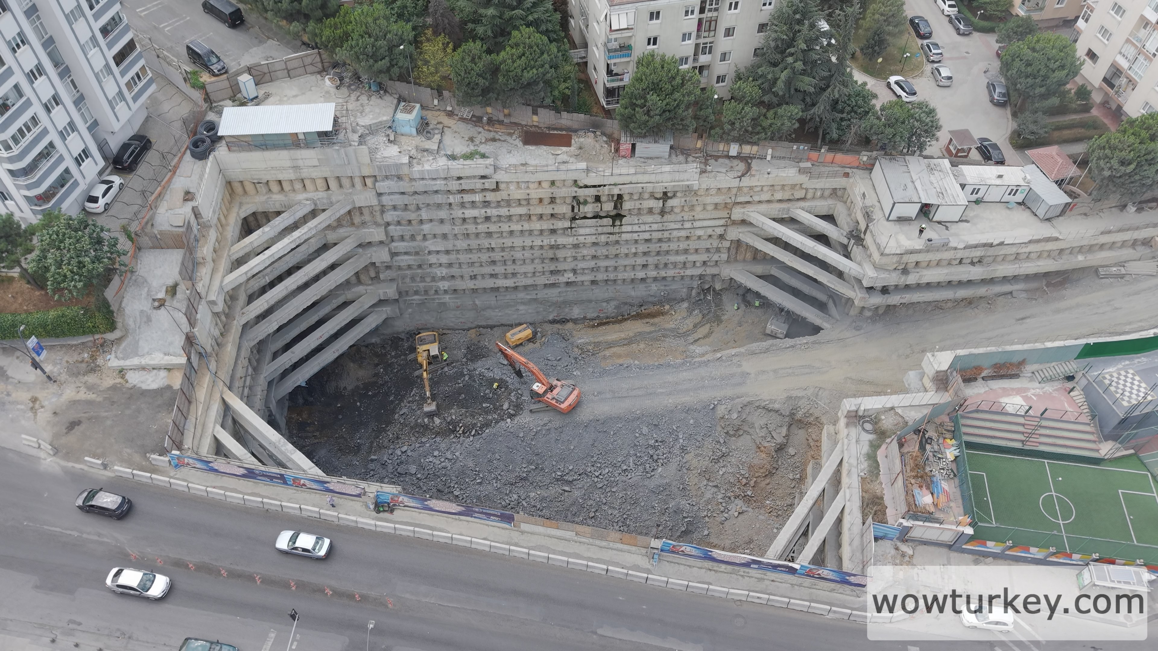 Bosna-Bulvarı-İstasyonu.00_06_13_09.Still039 (1).jpg