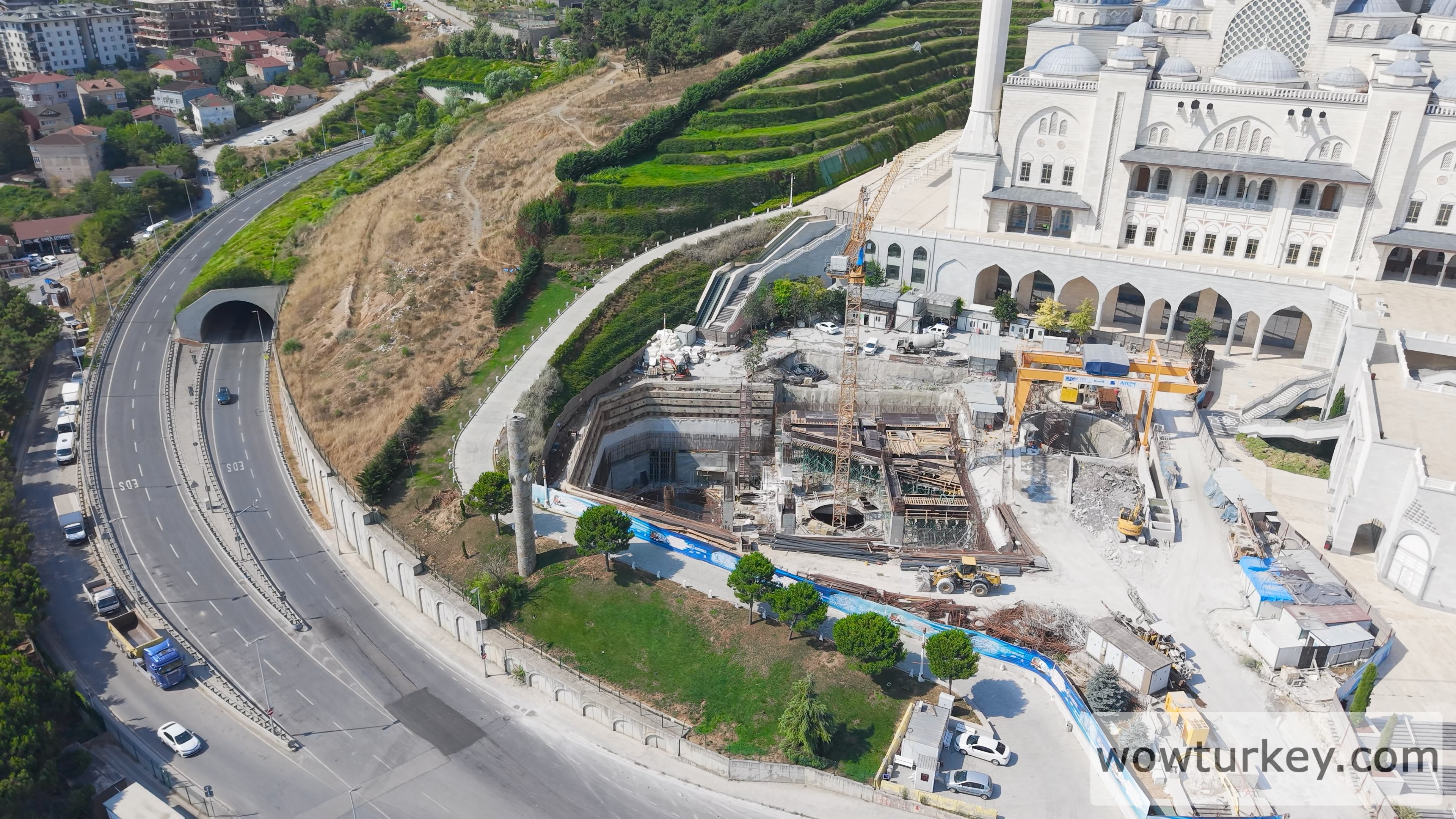 Büyük-Çamlıca-Camii-İstasyonu.00_08_51_07.Still084 (1).jpg