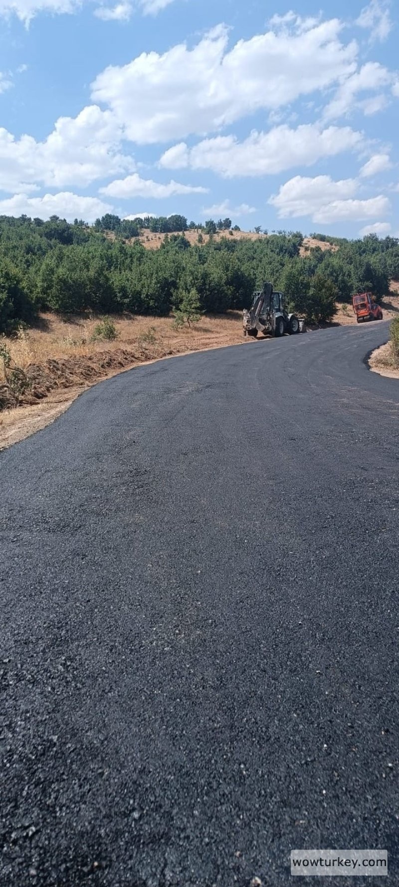 buyuksehir-belediyesihekimhan-da-yol-calismalarini-surduruyor_6431