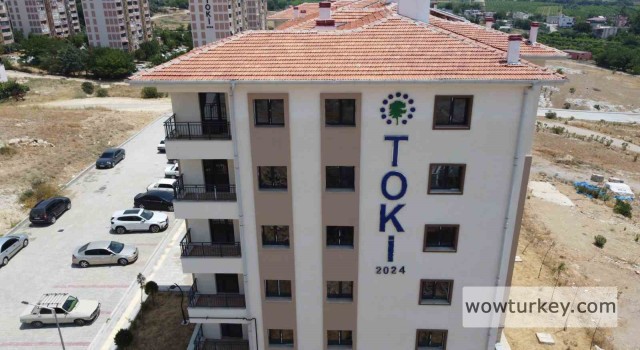 evi-yanan-vatandaslar-yeni-evine-kavustu-1720108629