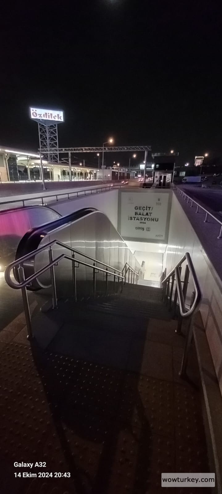 Geçit Balat istasyonu balat girişi.jpg