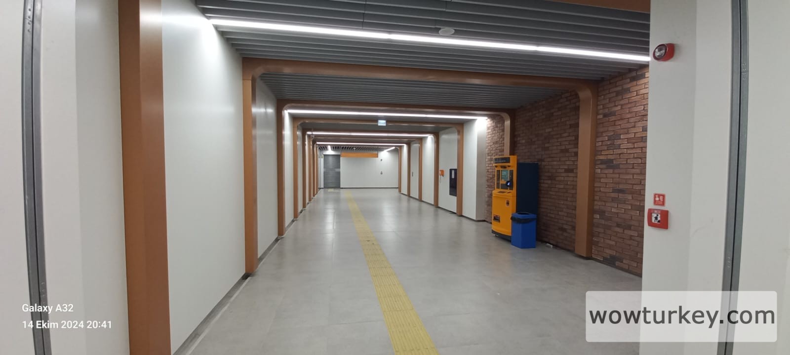 Geçit Balat İstasyonu geçit alt çıkışı.jpg