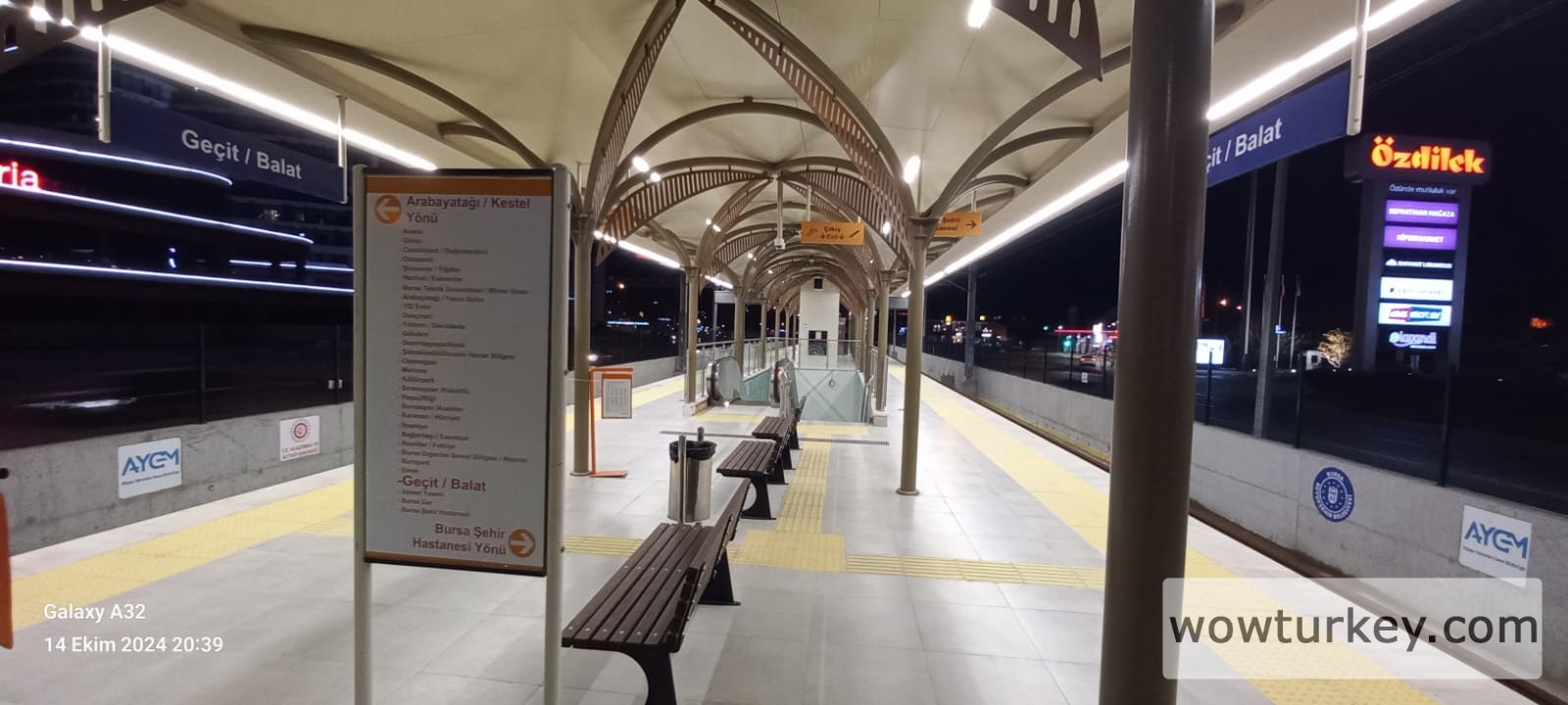 Geçit Balat İstasyonu peron 1.jpg