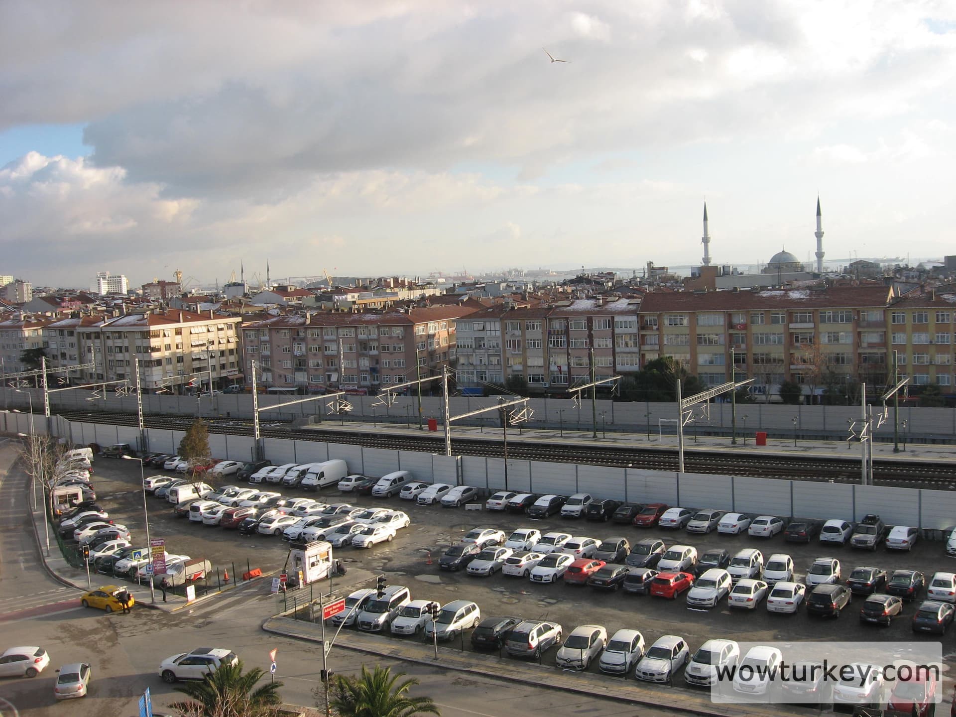 IMG_6115 pendik tren istasyonu ve otoparkı