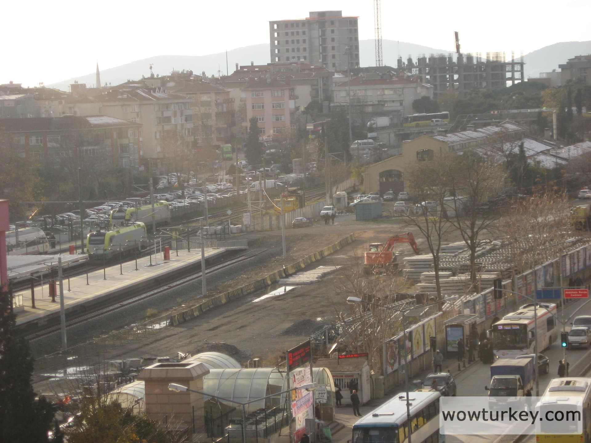 IMG_6124 pendik abdülhalik renda cad ve pendik tren istasyonu