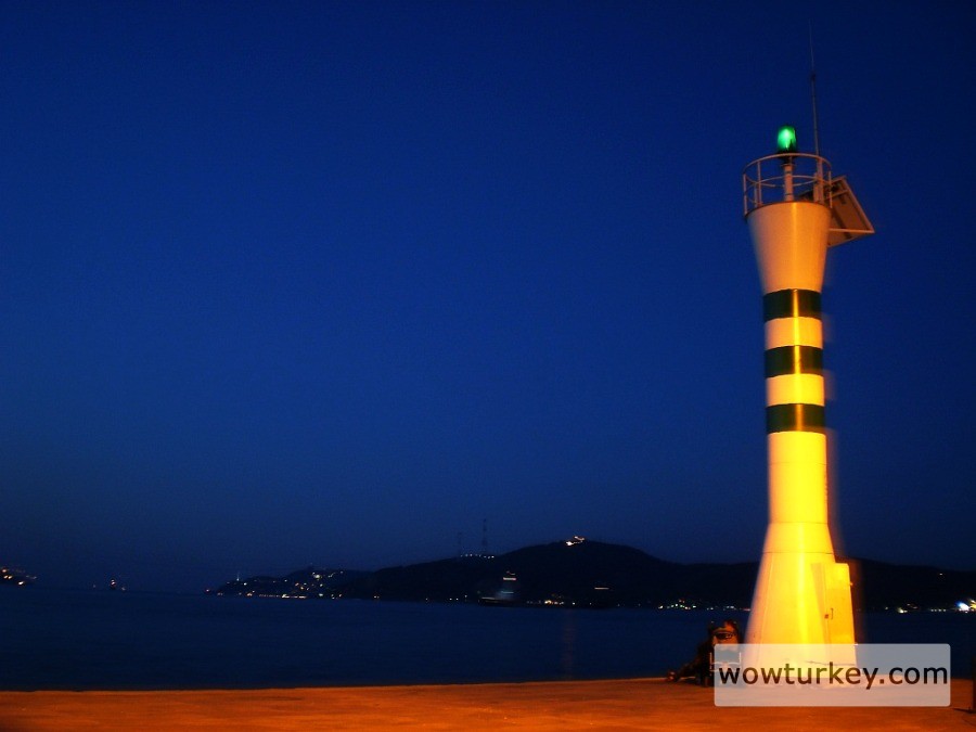 lighthouse_in_sariyer_by_galopper.jpg