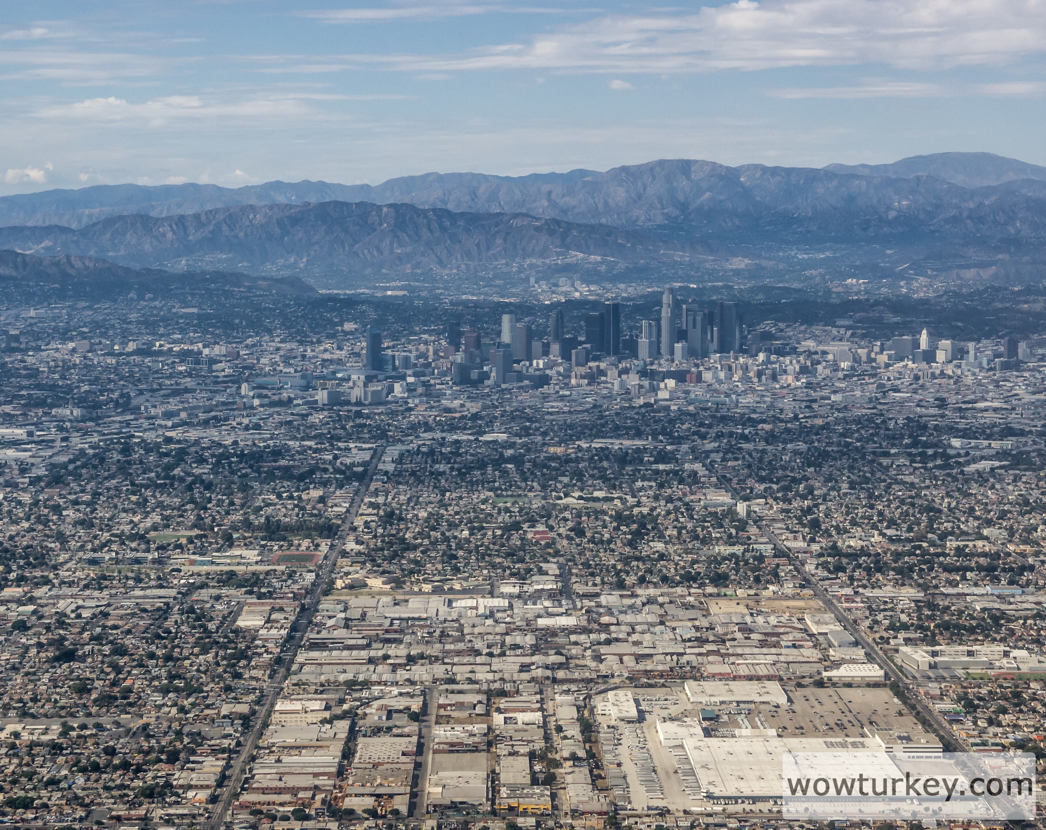 Los_Angeles_Aerial_view_2013.jpg
