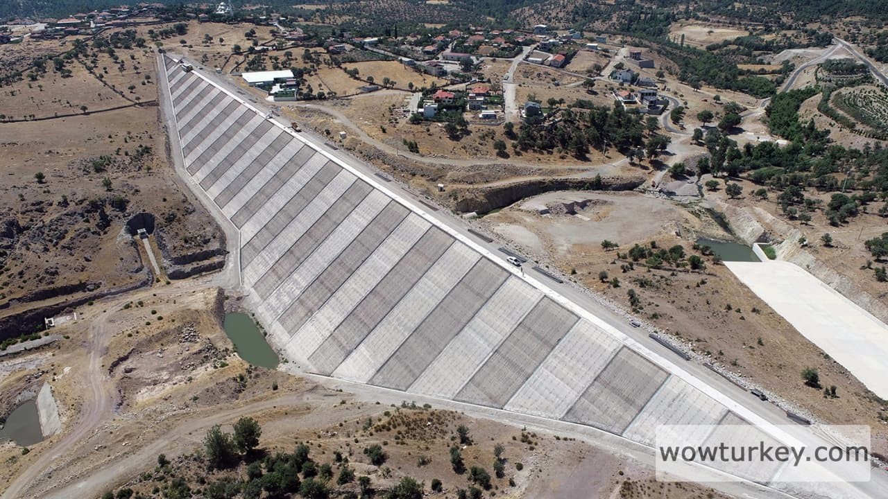 manisa-ekonomisine-can-katacak-sarma-davutlar-barajinda-sona-yaklasild