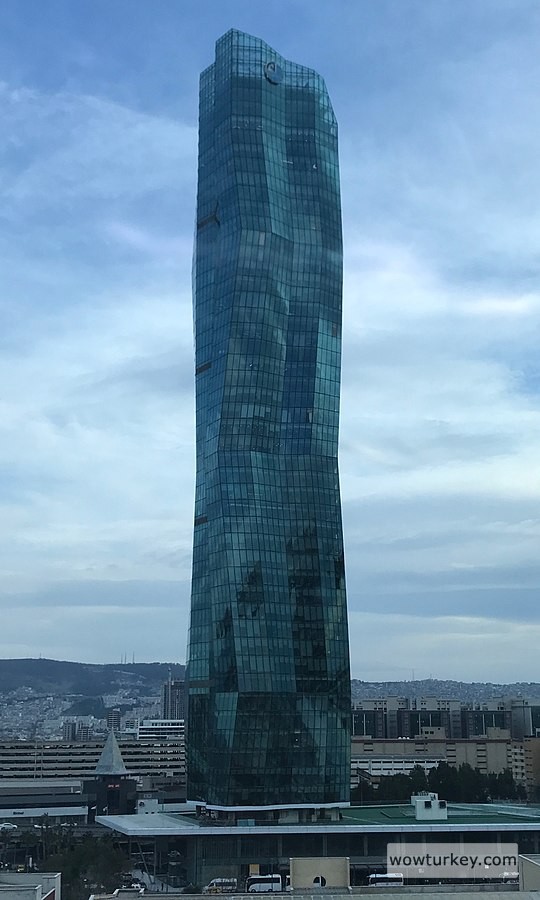 Mistral_Office_Tower_01