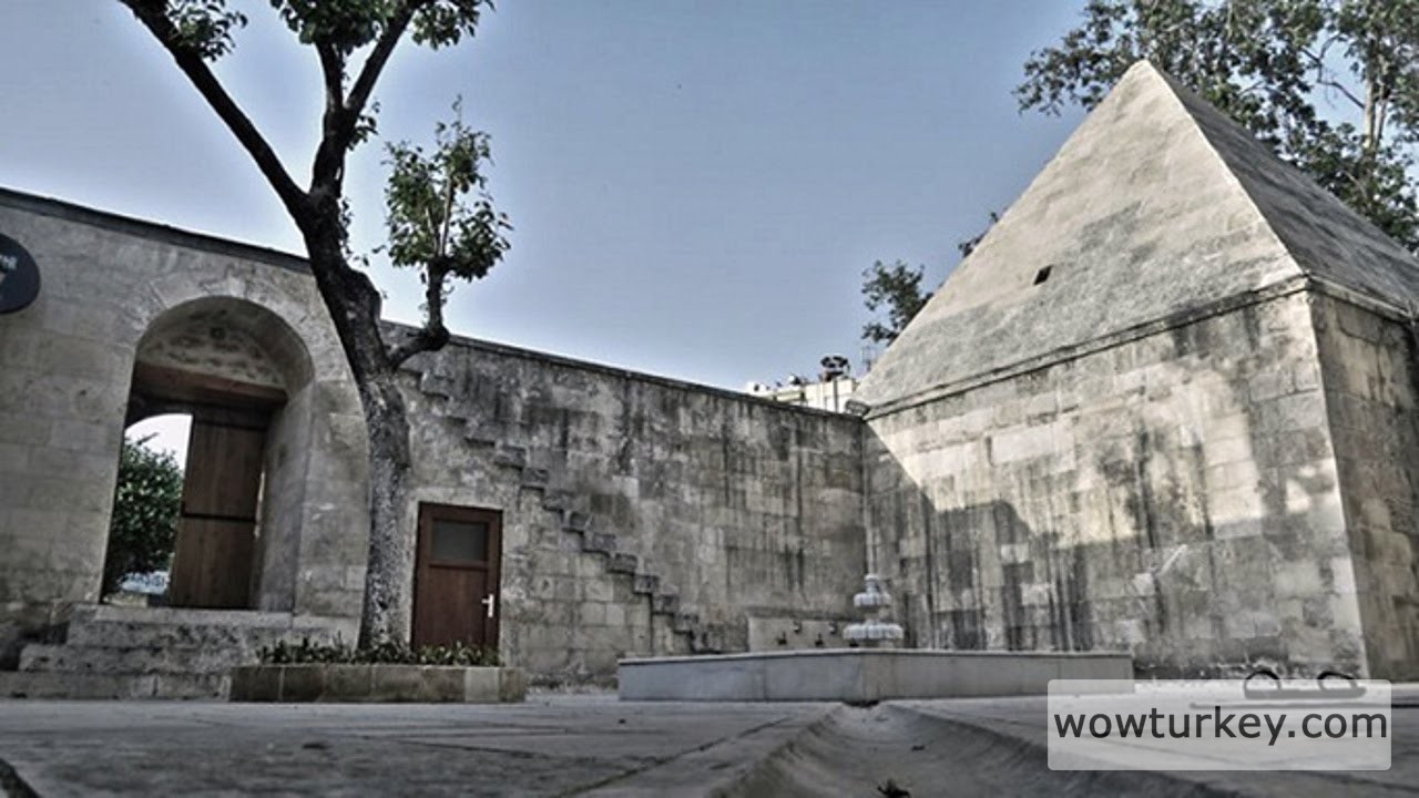 tas-medrese-nin-kisa-tarihi-ve-mimarisi