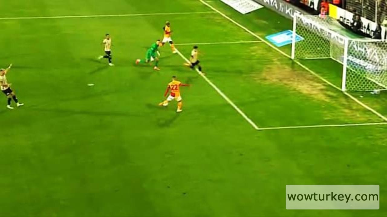 yok_artik_hakim_ziyech_kacirdigi_gole_kimse_inanamadi_1732384468_9377.jpg