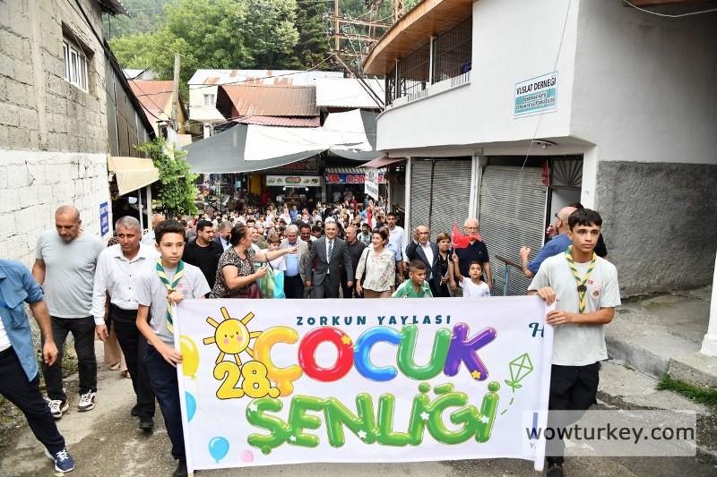ZORKUN-YAYLASI-ÇOCUK-ŞENLİĞİ-KORTEJ-YÜRÜYÜŞÜYLE-BAŞLADI-24_1201x800_800x533